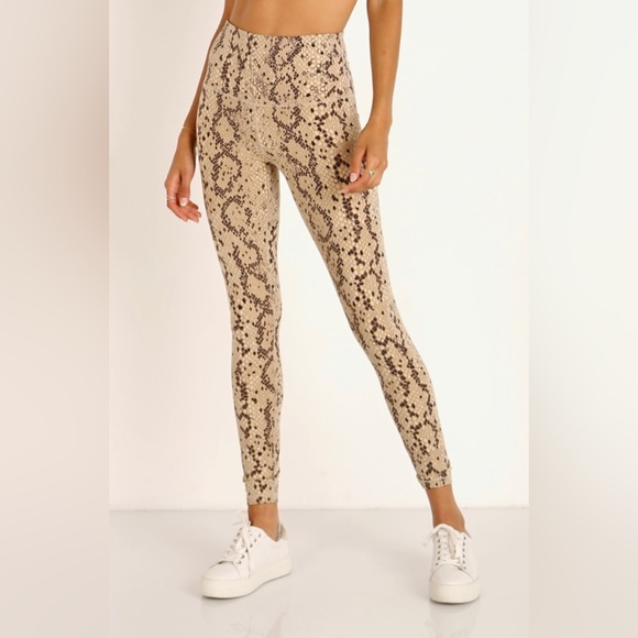 Varley Century Legging - Picture 1 of 4